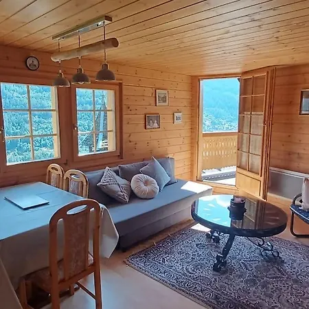 3 Pieces De Caractere *