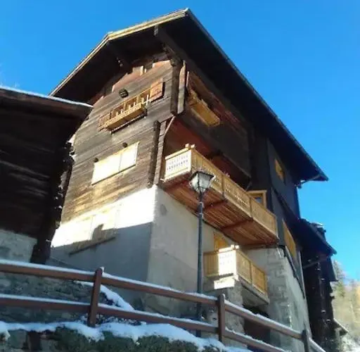 3 Pieces De Caractere *