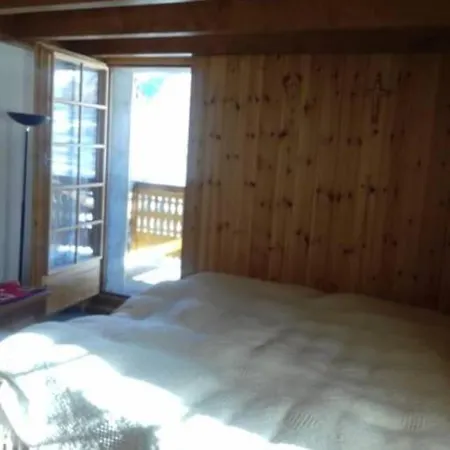 3 Pieces De Caractere 샬레